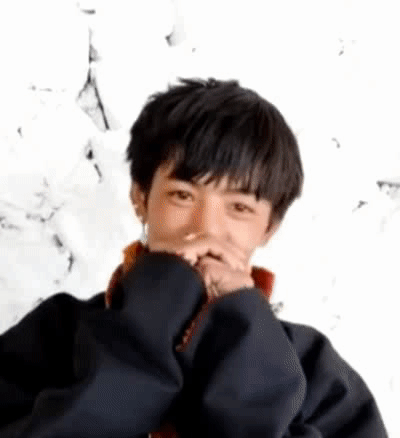 人设崩了？理塘文旅公司回应丁真抽烟：无可奉告