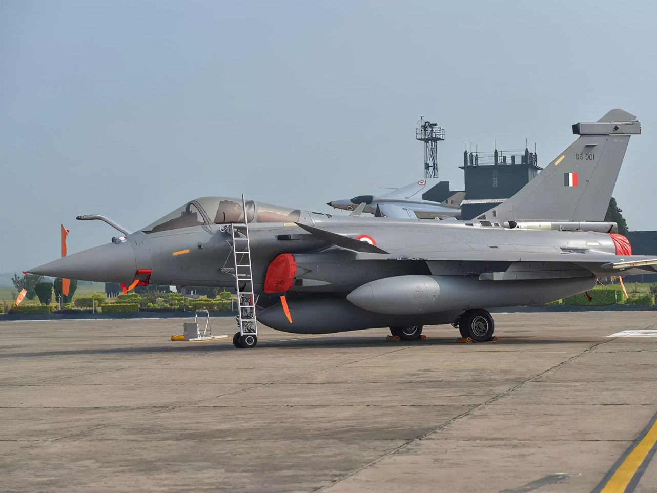 印度最新一批“阵风”战机到货,前印军高层曾称远胜中国歼-20 印度最新一批“阵风”战机到货,前印军高层曾称远胜中国歼-20