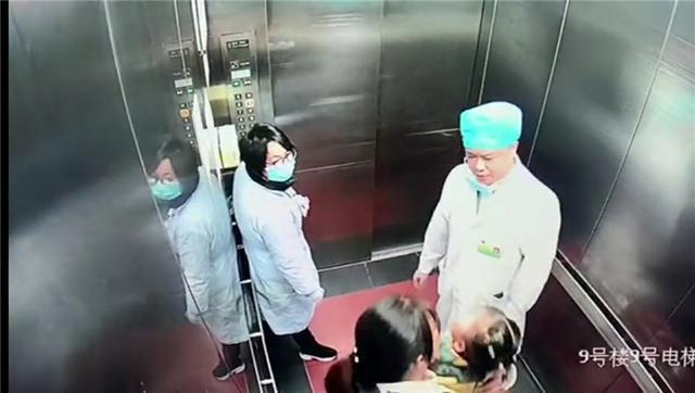 医生在电梯内20秒挽救卡喉窒息的3岁女童!这种急救法每个人都应该学会