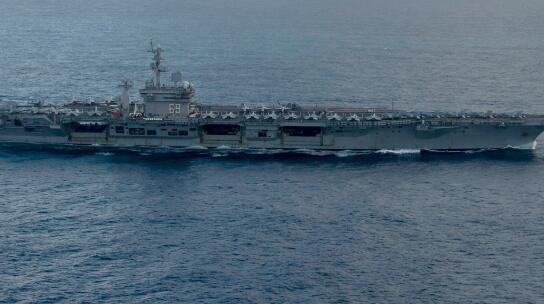 美军航母已经“老”的开始“失禁”了 美海军正考虑建轻航母 美军航母已经“老”的开始“失禁”了 美海军正考虑建轻航母