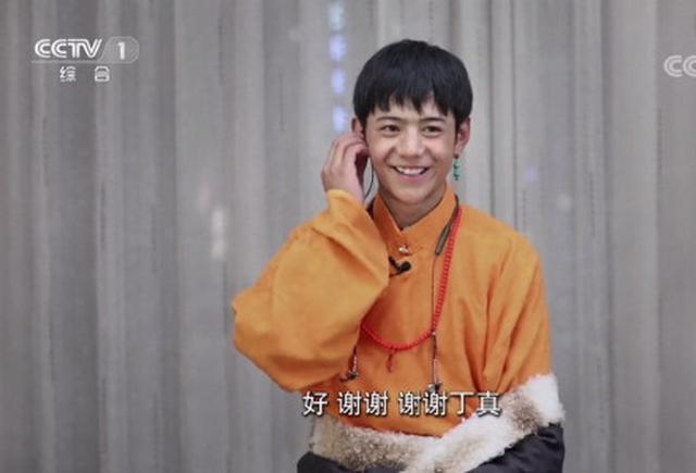 王冰冰连线采访丁真,这是什么梦幻联动现场?