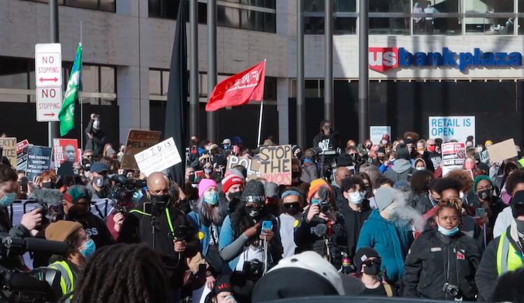 延后24小时的“弗洛伊德案”掩藏诸多未知冲突！