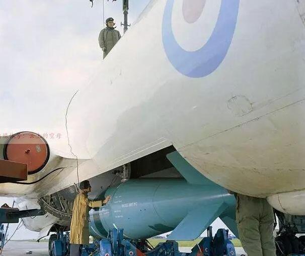 约翰逊遏华野心暴露 坚持向亚太部署航母还要扩核! 约翰逊遏华野心暴露 坚持向亚太部署航母还要扩核!