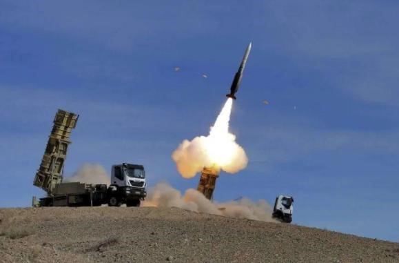 美法日海军联合演习威慑伊朗 包括戴高乐号航母!