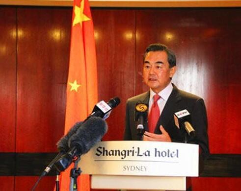 强力制裁英国 华春莹:北约还欠着中国人民的血债