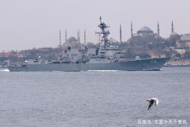 俄乌局势升级，美军2艘神盾舰在黑海边蠢蠢欲动