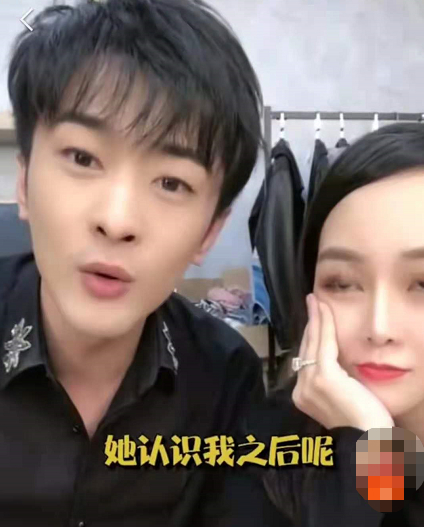 迷之操作!辛巴直播拉着老婆连踢5脚,女方无奈微笑曾被当众扇脸