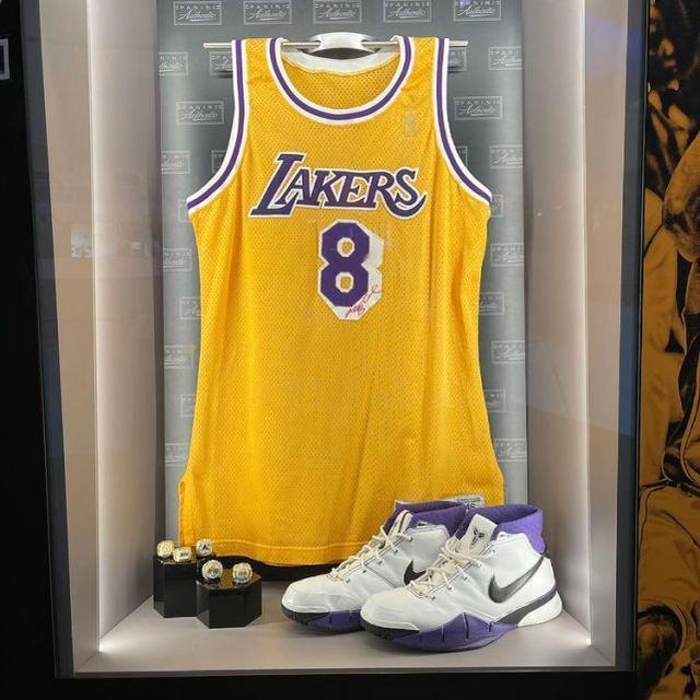 科比名人堂戒指曝光！继乔丹之后第二位获此殊荣的球员