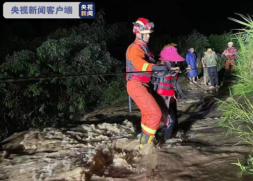 云南元江山洪被困26人全部被救出 1人遇难