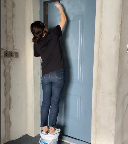 独立女孩！女孩回应花10年积蓄住毛坯房：只为更多“安全感”