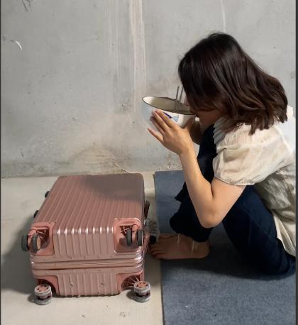 独立女孩！女孩回应花10年积蓄住毛坯房：只为更多“安全感”
