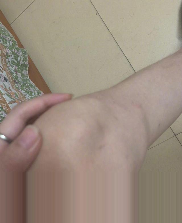 感谢帮我的陌生人!被当街强塞进车女子回应:系前男友