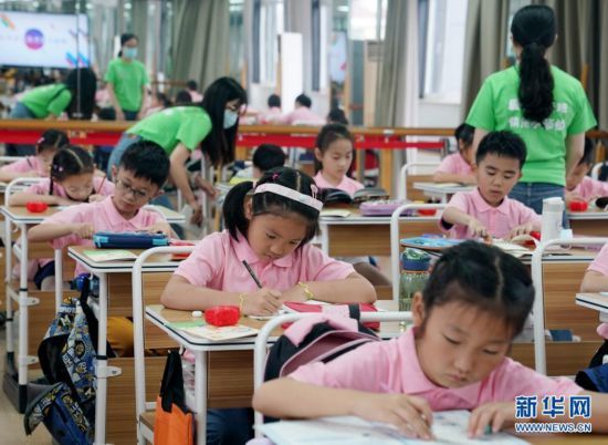 网传“北京、河南试点取消教师寒暑假”?不实!